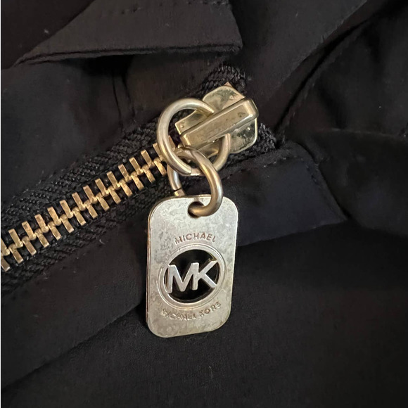 Michael Kors Blouse in Sheer Black Material Roll Tab Sleeves Front Zipper Size M - Picture 4 of 6